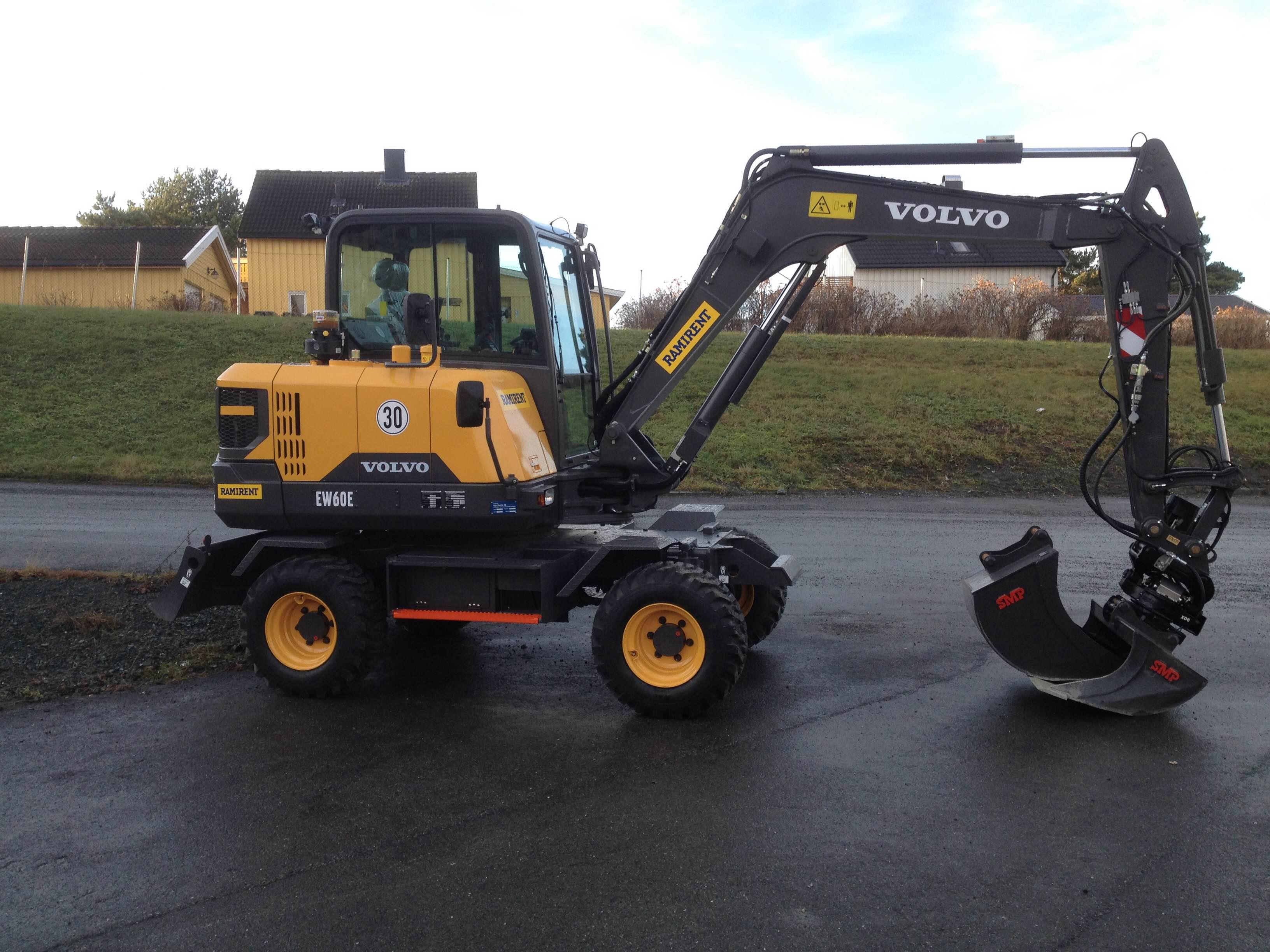 Grävmaskin hjulburen 4WD 6T