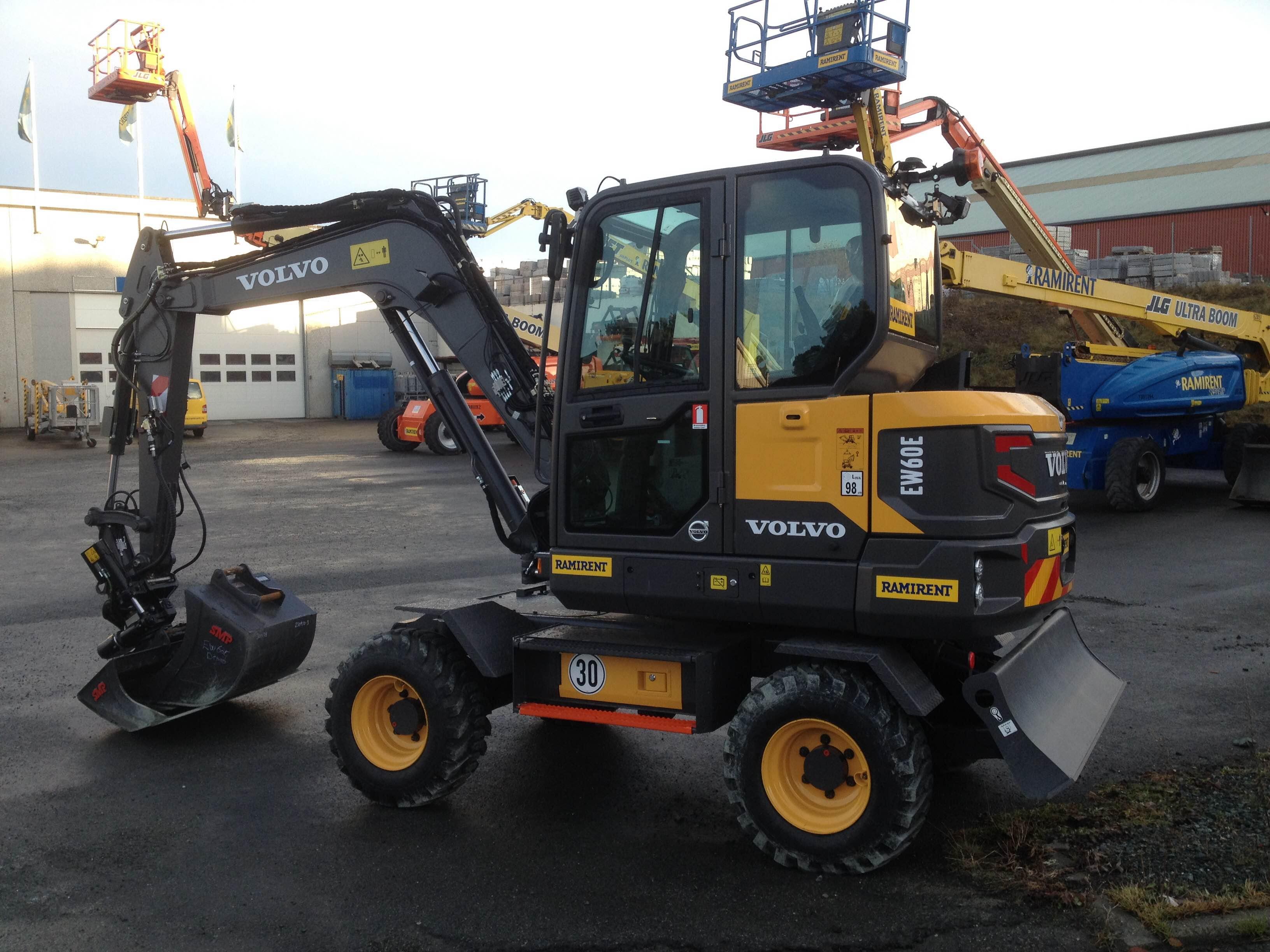 Grävmaskin hjulburen 4WD 6T