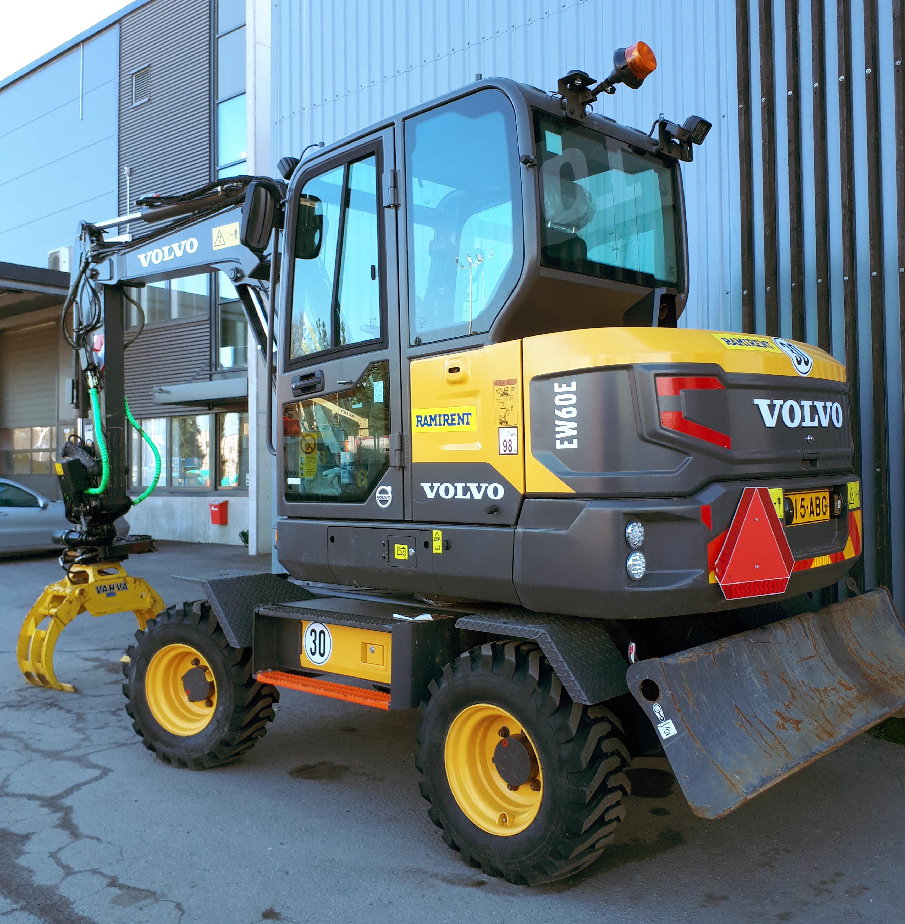 Grävmaskin hjulburen 4WD 6T