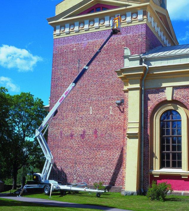 Släpvagnslift vikbom batteri, plattformshöjd 24 m